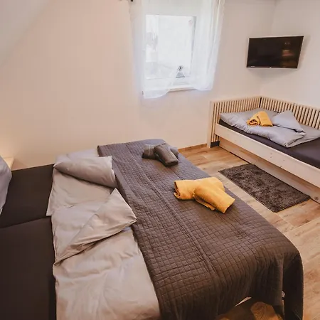 Neueröffnung Ferienwohnung Mit Bauernhofflair Petzenblick *
